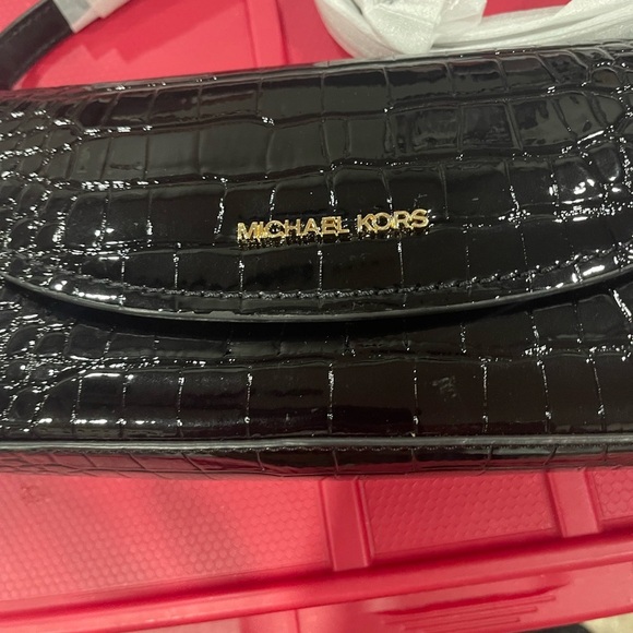 Lots f great items🌺🌺🌺🌺jewelry is nice - Picture 5 of 12